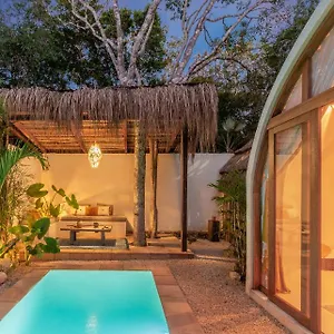 https://villa-sanah.tulum-hotels.net